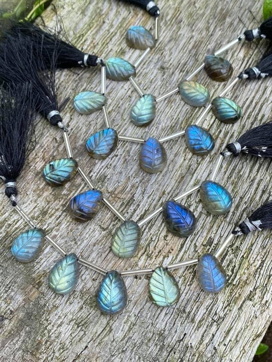 1 BEAD Labradorite Hand Carved Leaf Leaves Briolette Beads 18mm approx / Flashy Labradorite 100% Natural