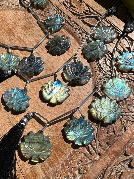 1 Focal BEAD Labradorite Hand carved Drilled Labradorite Lotus flower Flashy Labradorite 100% Natural 30x 26mm