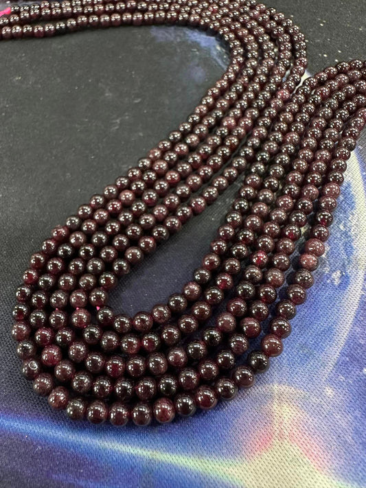 Garnet Gemstone Round Beads / Natural Garnet Beads / Deep Shiny Burgundy red / Choose size / beads 4mm / 15.5 INCH